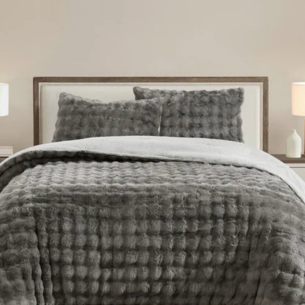 QUEEN FRYE Classic 3-piece Faux Fur Luxury Comforter Set